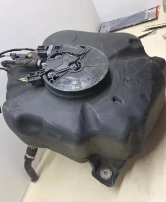 BMW 7 G11 G12 AdBlue liquid reservoir 7378033 19566010