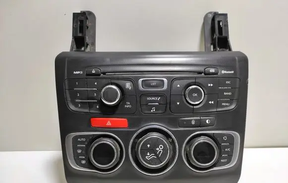 Citroen DS4 Air conditioner control unit module 9670466180