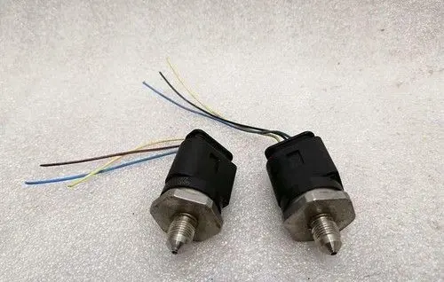 BMW 5 F10 F11 Fuel pressure sensor 7620946