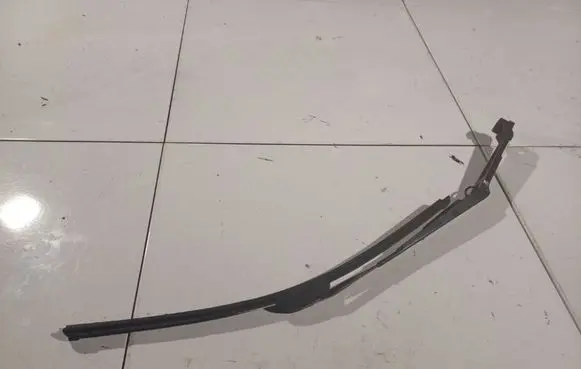 Subaru Forester SH Front wiper blade arm