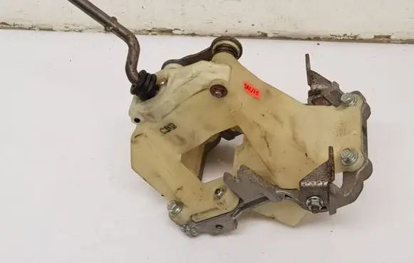 KIA Carens II Gear shifter/selector 437001DXXX