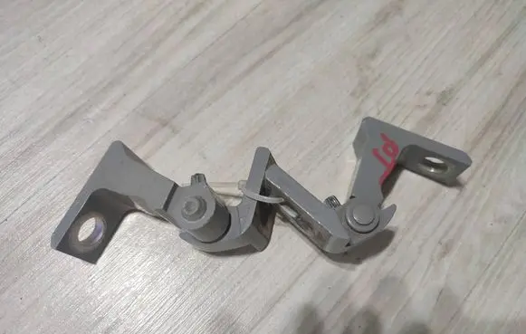 Rear door hinge set