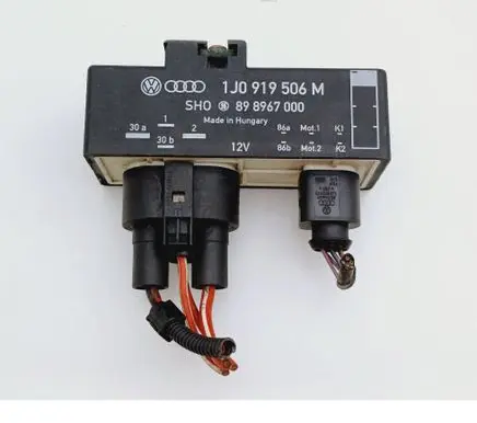 Volkswagen Golf IV Coolant fan relay 1J0919506M