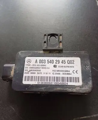 Mercedes-Benz GL X164 Tire pressure control unit A0035402945
