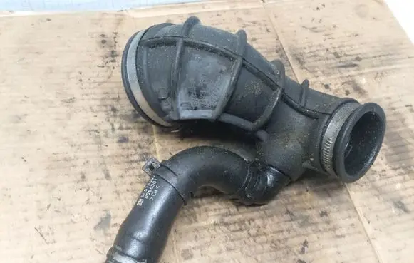 Opel Astra G Air intake hose/pipe 90573597