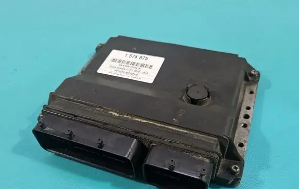 Toyota Avensis T270 Engine control unit/module ECU 8966105D50 IMPRK1574875