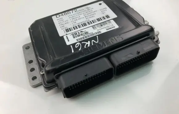 Volvo S40, V40 Engine control unit/module ECU P30644185 S118245022A