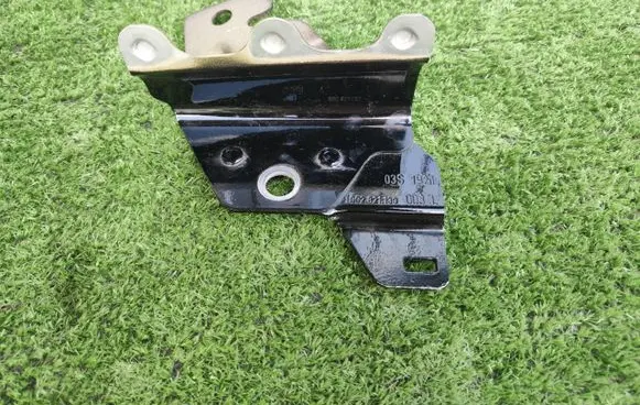 Porsche 911 992 Fender mounting bracket 992821139