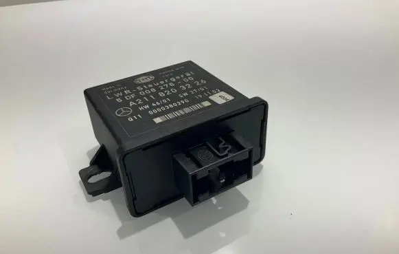 Mercedes-Benz E W211 Light module LCM A2118203226 0000380290 5DF00827800