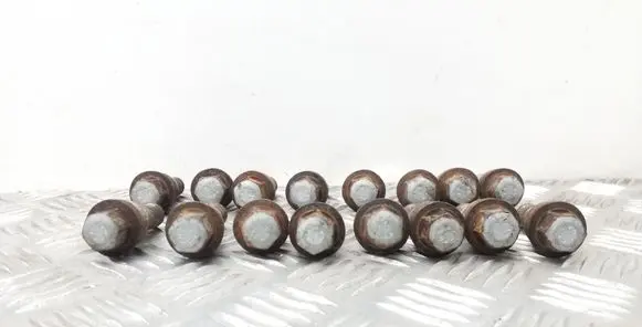 Audi Q3 8U Nuts/bolts 