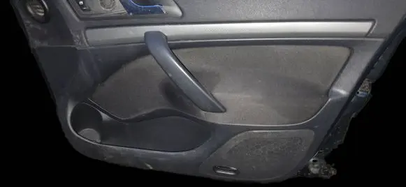 Skoda Octavia Mk2 (1Z) Front door card panel trim