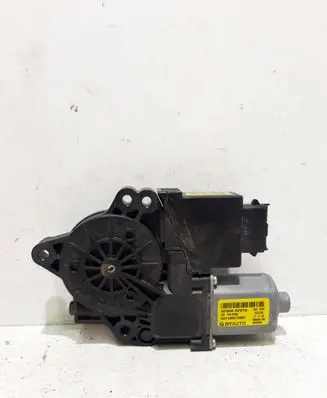 KIA Ceed Front door window regulator motor 82460A2010 001100673687