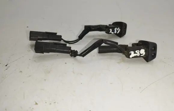 Citroen C5 Windshield washer spray nozzle 
