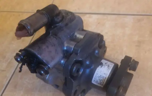 Audi Q7 4L Power steering pump 7l8422154h