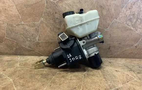 Mercedes-Benz SL R230 Master brake cylinder A2300204021