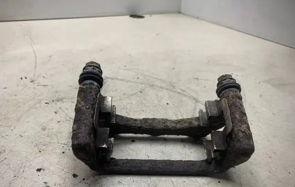 Alfa Romeo 159 Brake caliper pad carrier rear 