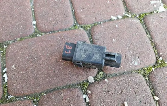Opel Corsa E Battery relay fuse 00857204