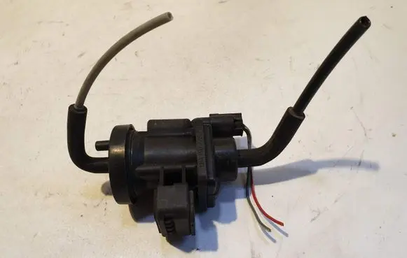 Mercedes-Benz E W210 Turbo solenoid valve A0005450427