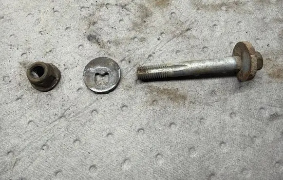 Volvo XC70 Rear suspension camber bolt 