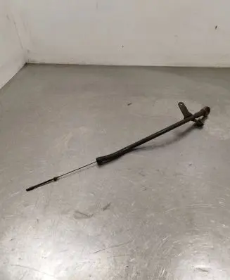 Peugeot 5008 Oil level dip stick 
