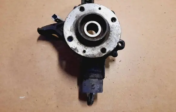 Citroen C4 I Picasso Front wheel hub spindle knuckle