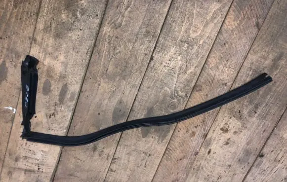 Mercedes-Benz E W212 Engine compartment rubber A2126280598