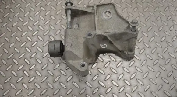 Volvo S80 Engine mounting bracket 6G926P096FE