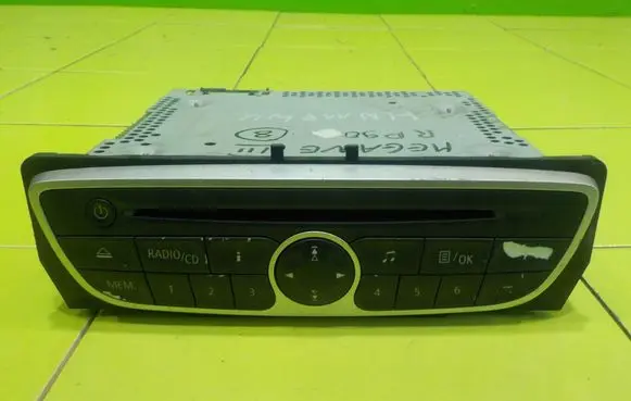 Renault Megane III Radio/CD/DVD/GPS head unit 281150030R RP90