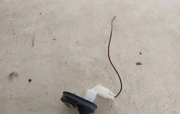 Suzuki Swift I Loading door sensor 