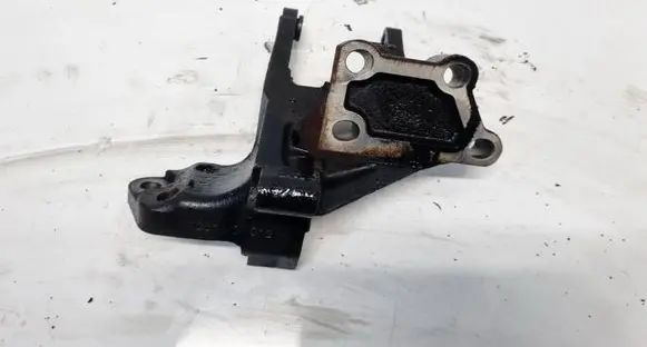 Toyota Corolla Verso AR10 Engine mounting bracket 