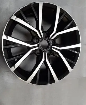 Volkswagen Tiguan R17 alloy rim 5NA601025A