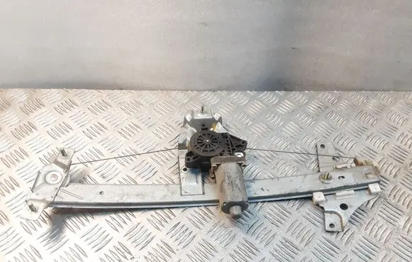 Toyota Avensis T250 Rear door window regulator motor 0130821744