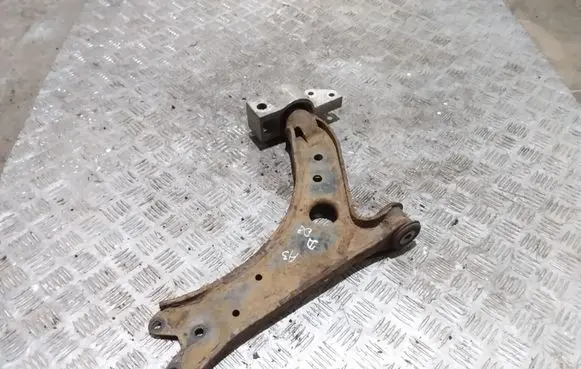 Volkswagen Golf V Front lower control arm/wishbone