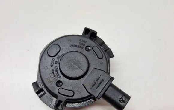 BMW 3 F30 F35 F31 Camshaft vanos timing valve 7614288