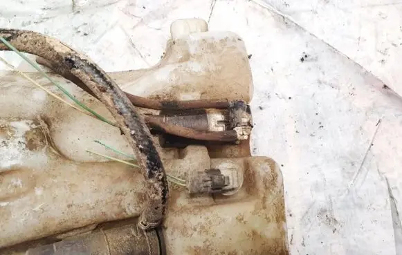 Citroen C4 I Picasso Windscreen/windshield washer pump
