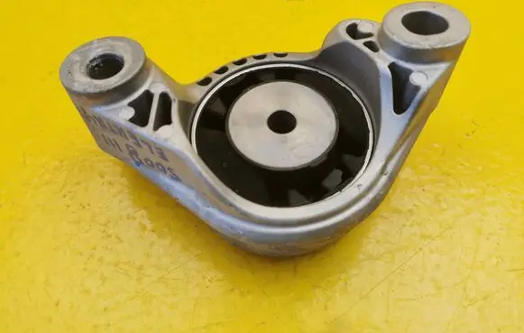 Peugeot 5008 II Engine mount vacuum valve 9803703099
