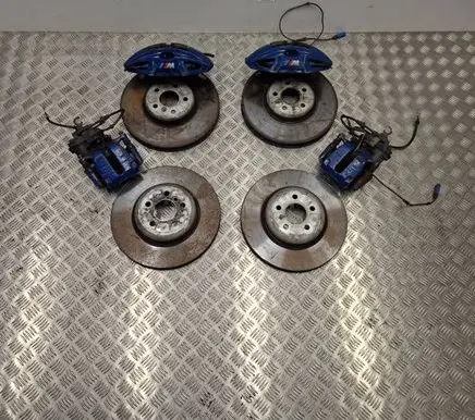 BMW 5 G30 G31 G38 Brake discs and calipers set 6891235 6891236