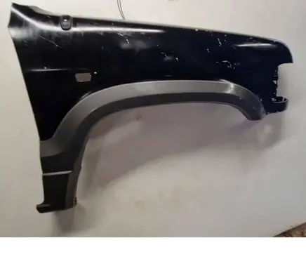 Opel Monterey Fender