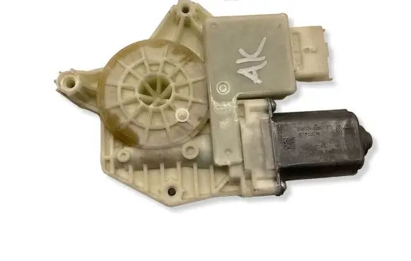 Nissan Qashqai Front window lifting mechanism without motor E06029102