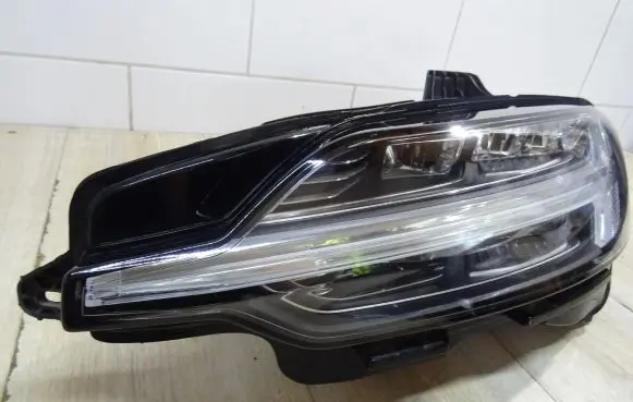 Volvo V60 Headlight/headlamp 32314160