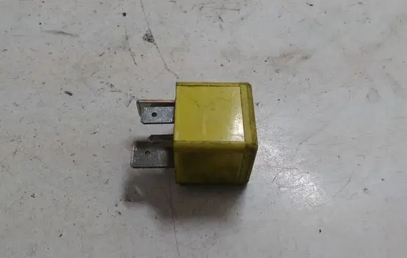Opel Zafira B Other relay 90226846