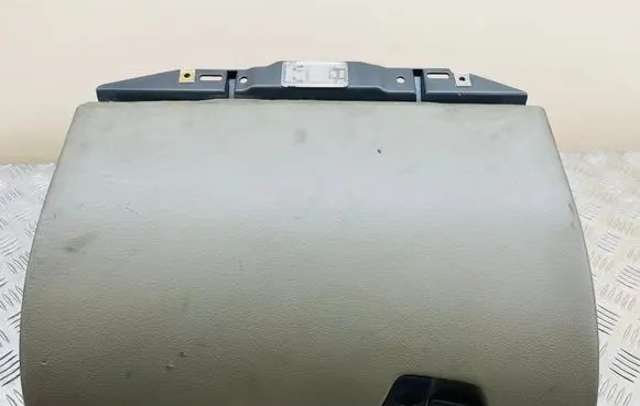 Volvo S60 Glove box 8650374