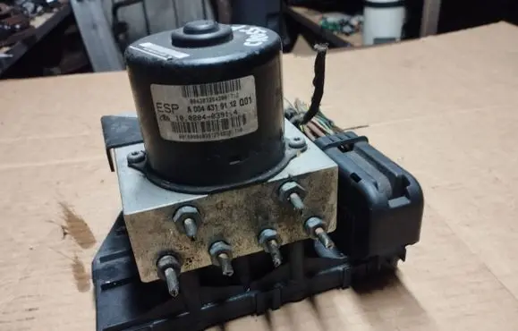 Chrysler Crossfire ABS Pump A1935450132