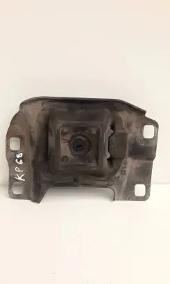 Volvo V50 Engine mounting bracket