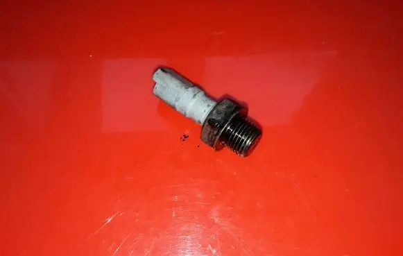 Citroen Berlingo Oil pressure sensor 0339
