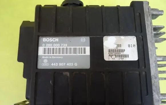 Volkswagen Golf III Engine control unit/module 0280000739