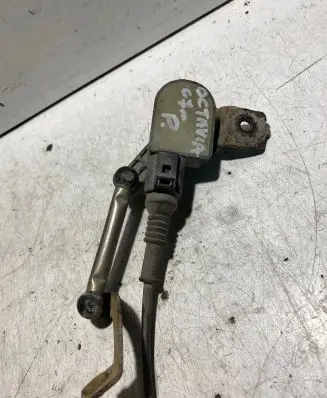 Skoda Octavia Mk2 (1Z) Front height sensor lever 110907503