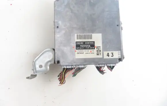 Toyota Avensis T220 Engine control unit/module 1758005122 8966144300