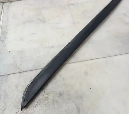 Mercedes-Benz Vito Viano W638 Front door glass trim molding 6386980179