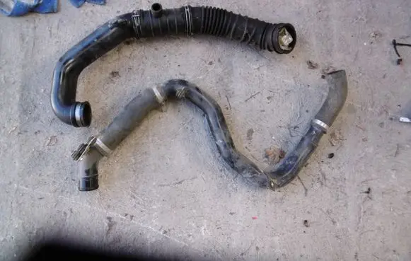 Citroen C-Crosser Turbo air intake inlet pipe/hose 9657182080